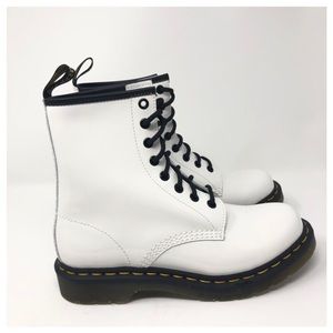 DR. MARTENS WHITE 11821 BOOTS